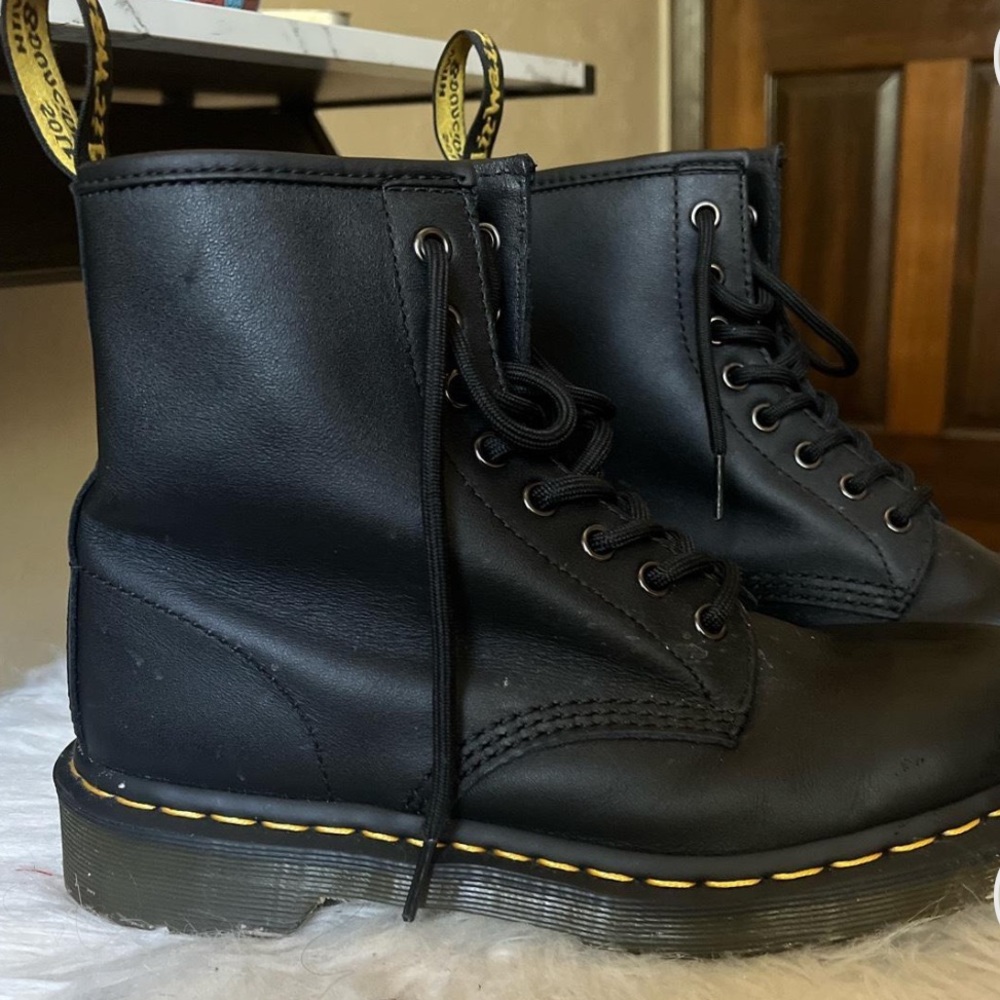 Doc Martins Womens 9